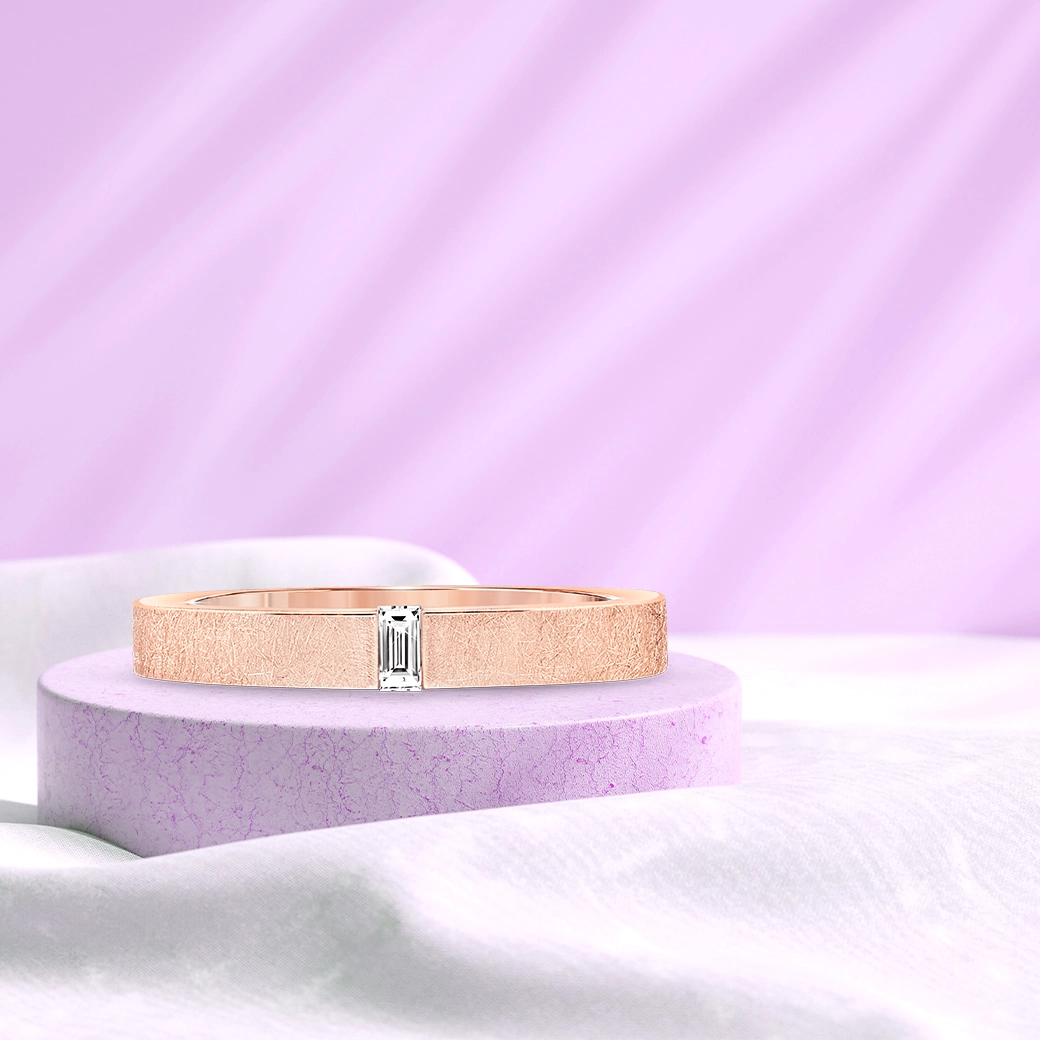 ภาพแหวน Zoullink Rectangle Baguette Diamond Ring พื้นหลังเป็นธรรมชาติ